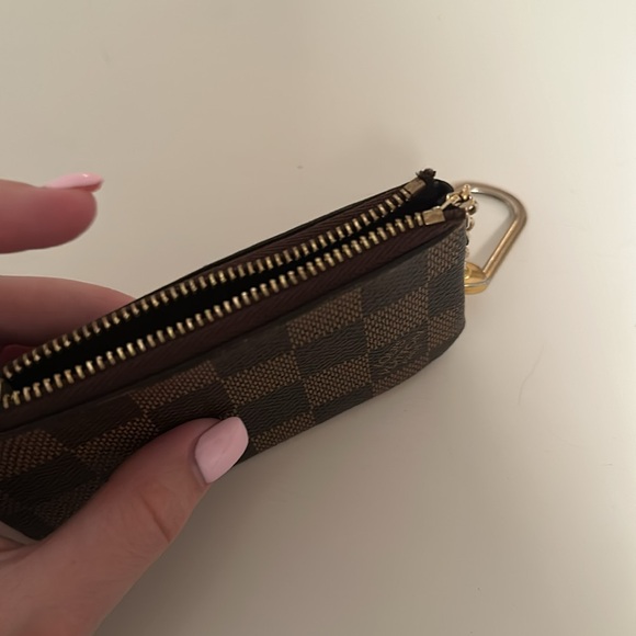 Louis Vuitton Card Holden. Great condition. - Picture 4 of 4